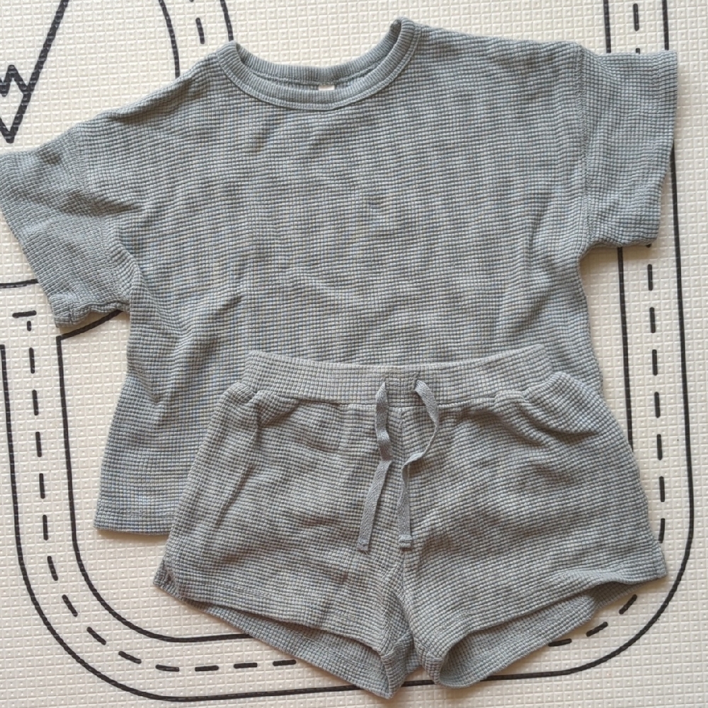 Quincy Mae Organic Cotton Waffle Knit Set in Gray 24M